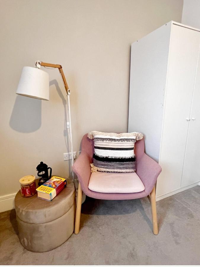 Lakeside Lux Bedroom With Parking, M4 Jct 11, Next To Train Station Reading Zewnętrze zdjęcie